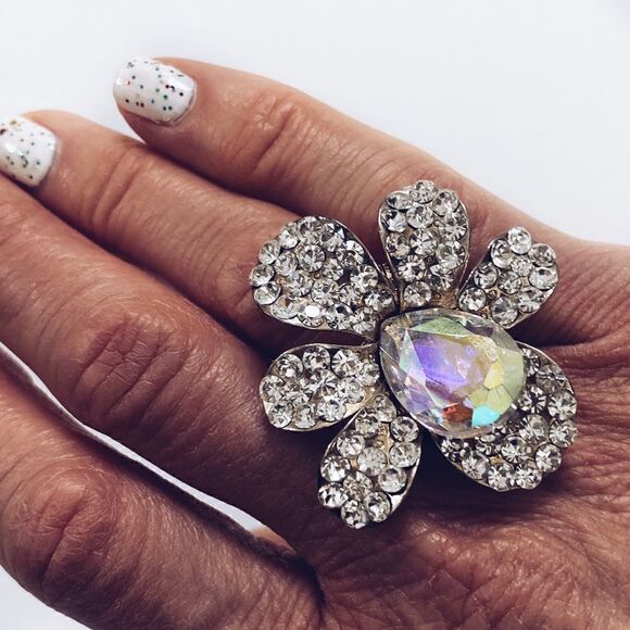 NWOT Adjustable Silver-tone Orchid Flower Crystal Cocktail Ring. - Picture 1 of 4